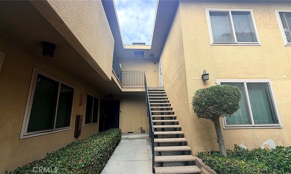1st image of 110 E Hillcrest Blvd