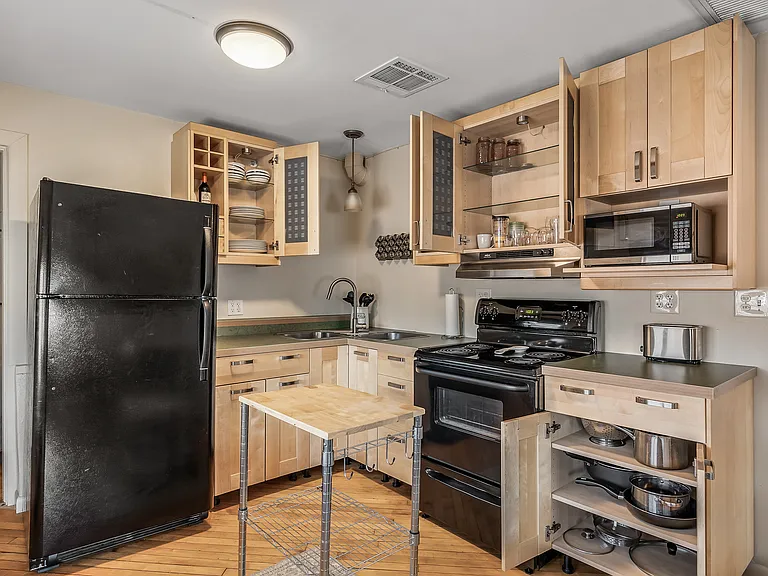 1305 W Monroe St #E — Photo 8