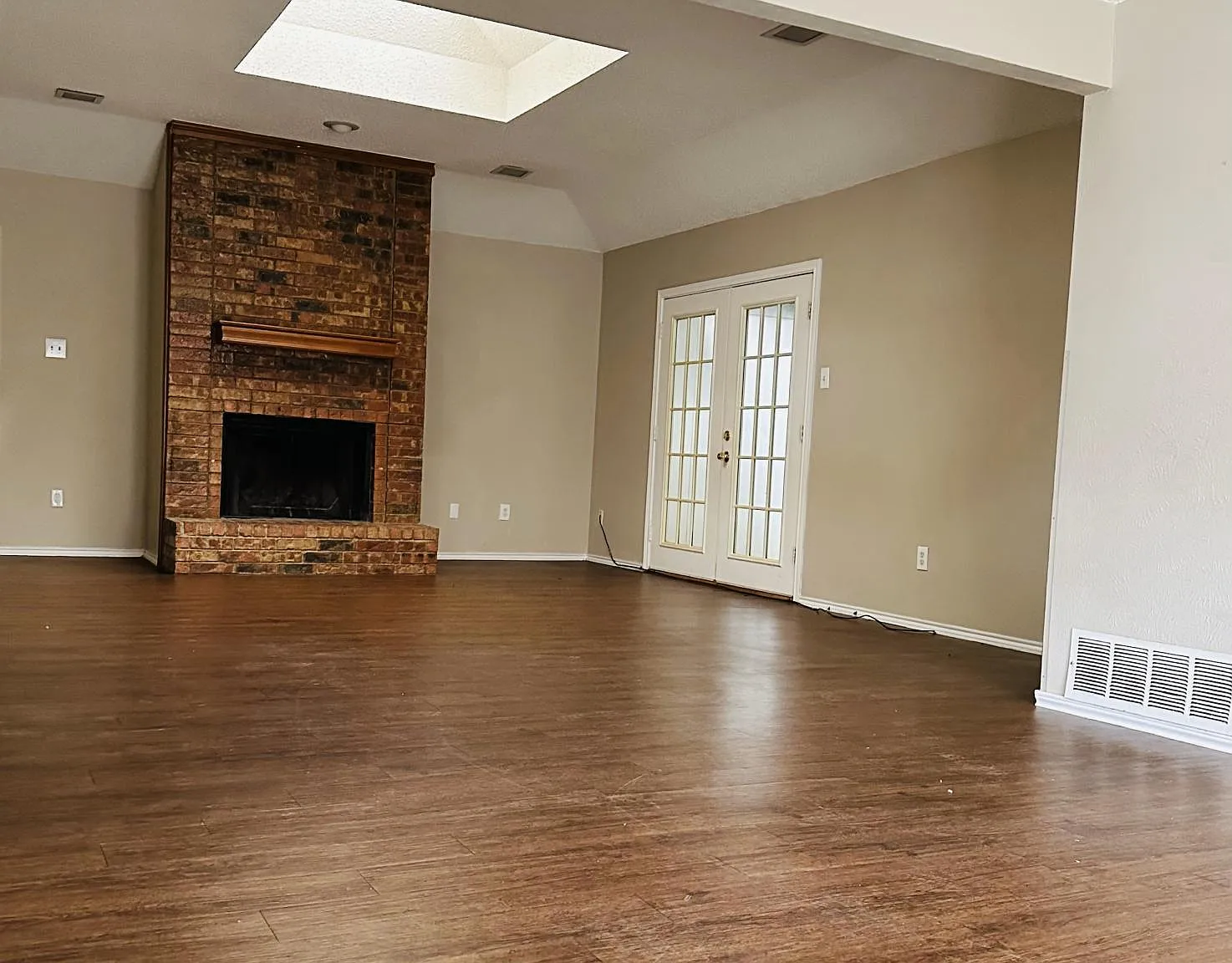 3 bed, 1667 sqft, $2,450 — Photo 3