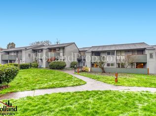 8747 SW Brightfield Cir, Portland, OR 97223