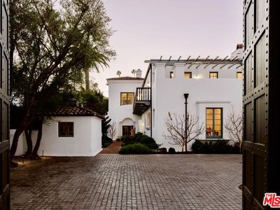 911 N Beverly Dr, Beverly Hills, CA, 90210