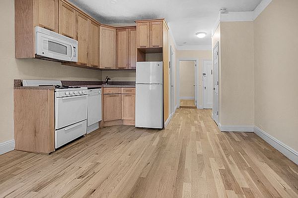 1st image of 117 E 89th St APT 3C