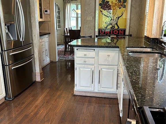 5th image of 7505 Riverside Dr E