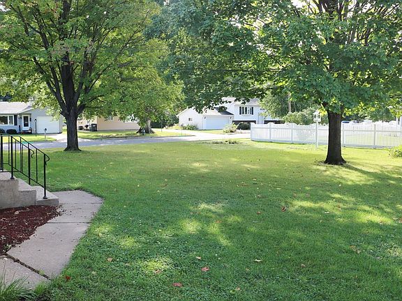 2nd image of 3420 Greenhills Pl