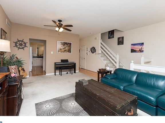 4th image of 105 Stratford Ct