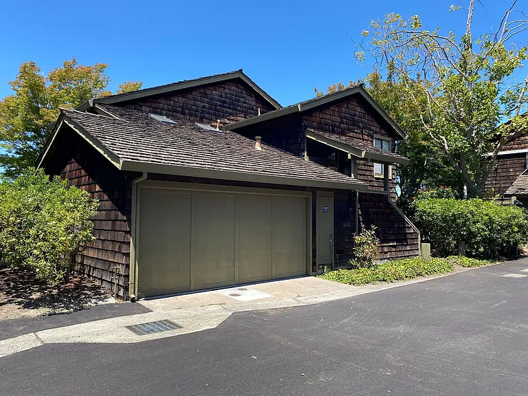 2750 Sea View Pkwy — Photo 2