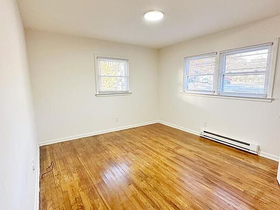 4th image of 819 Dana Pl #G