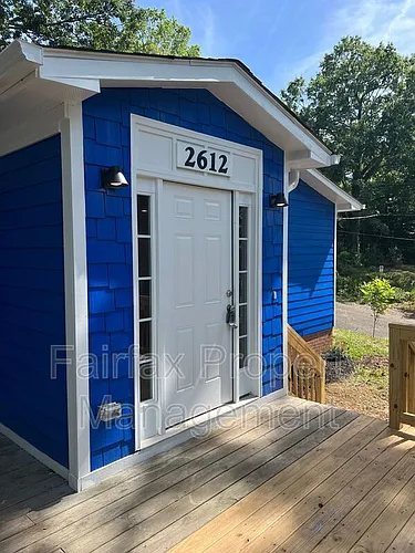 2612 Owen St Photo 1