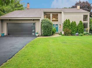 27W480 Timber Ln, West Chicago, IL 60185