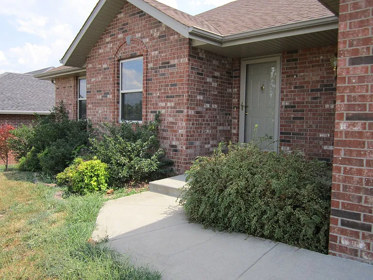 3820 W Cardinal St — Photo 2
