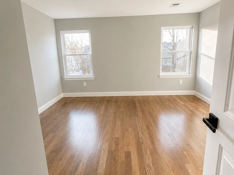 938 Morris Park Ave #1 — Photo 4