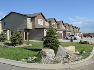 5815 Izabella Ave UNIT B, Williston, ND 58801