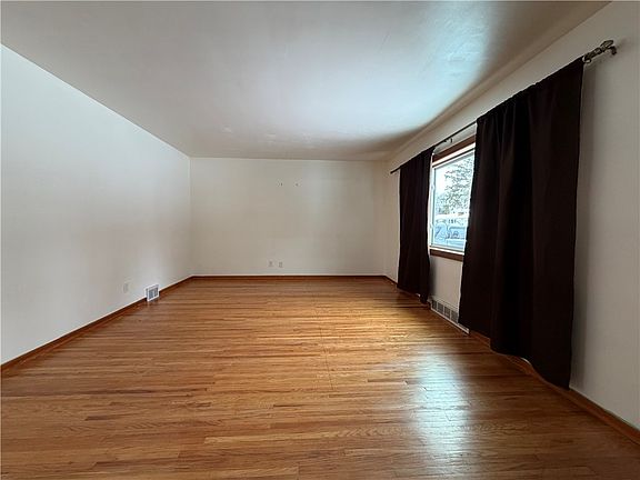 2nd image of 26 Merrydale Dr