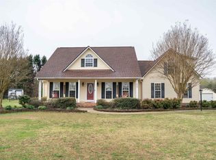 209 Roundstone Dr, Inman, SC 29349