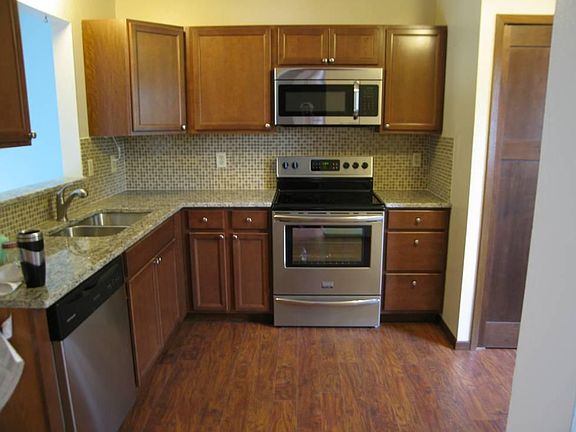 3rd image of 123 W 95th St