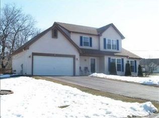 4 Pulteney Dr, Henrietta, NY 14467