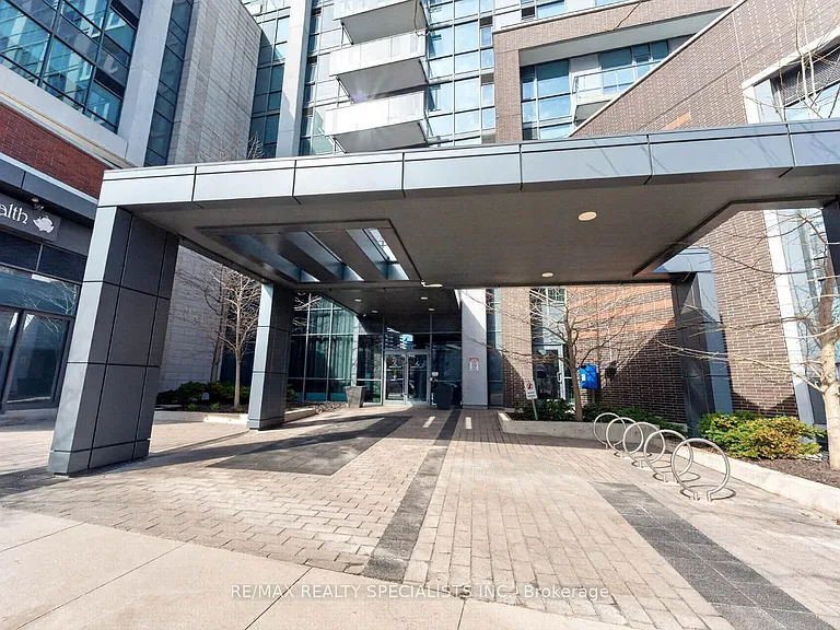 1 Hurontario St #306 — Photo 3