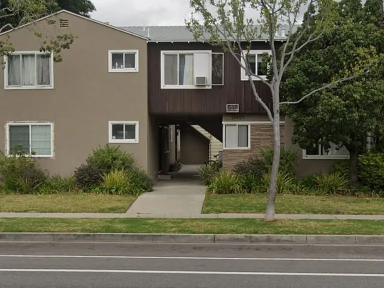 11401 Washington Pl — Photo 1