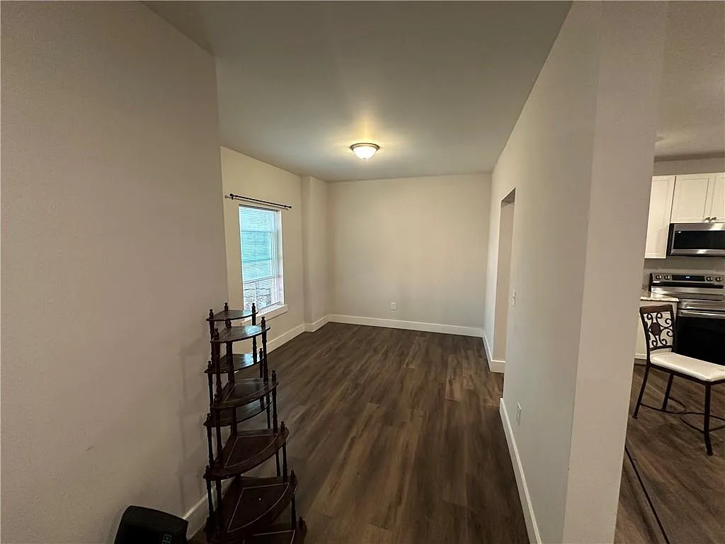 8 bed, 5.0 bath, 1534 sqft, $2,000 — Photo 3