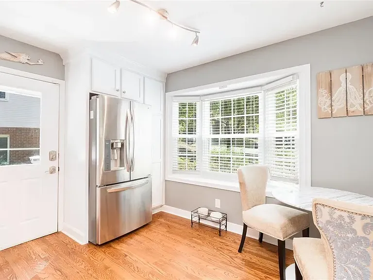 700 Victorian Ct — Photo 8
