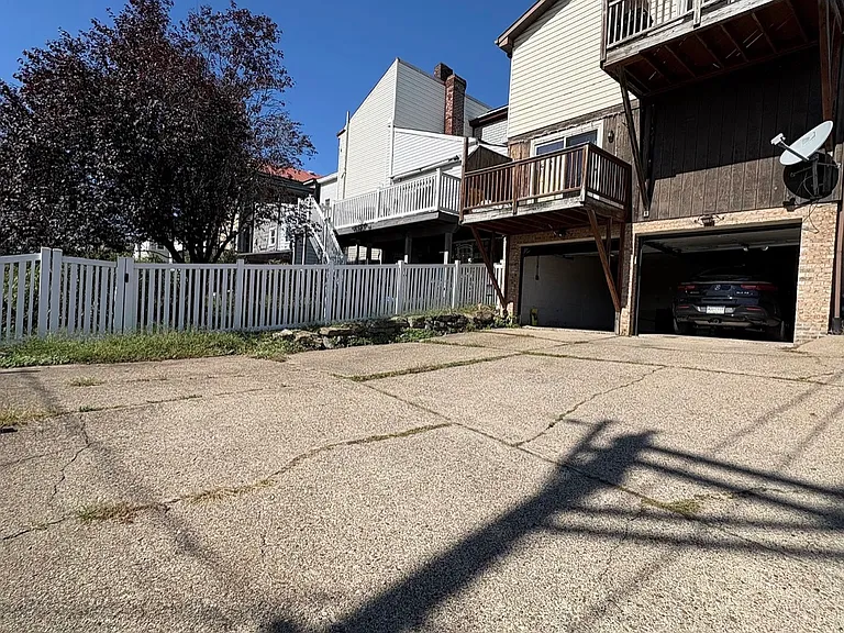 1966 W Beckert Ave #2 — Photo 11