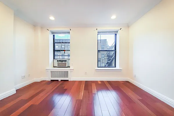 Rented by Warburg | media 4