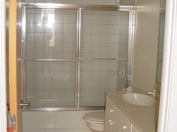 3rd image of 701 W Jackson Blvd APT 501A