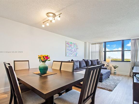 3rd image of 2555 Collins Ave APT 1108