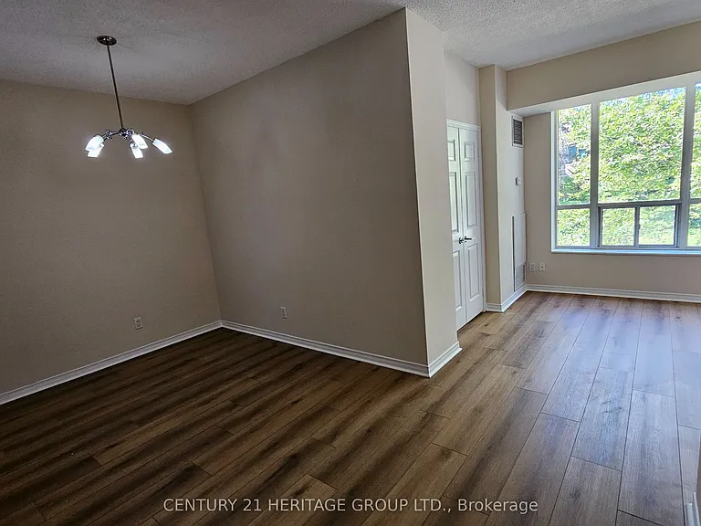 451 Rosewell Ave #202 — Photo 12