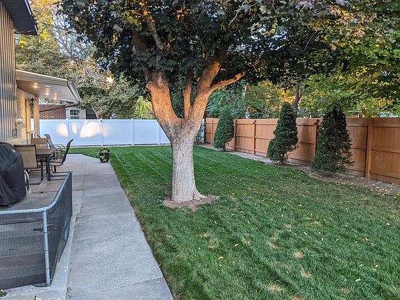 5th image of 1158 E Woodstock Ave