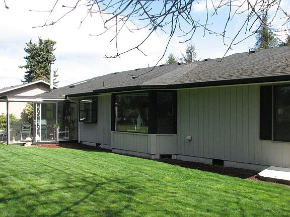 3rd image of 6043 W Sarazen St SE