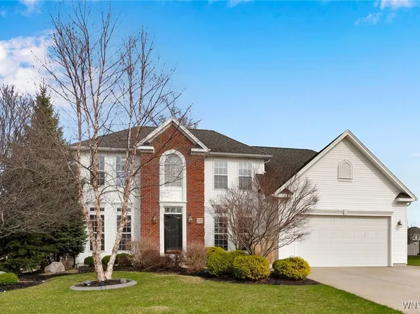 2228 Shadow Ln, Lake View, NY 14085