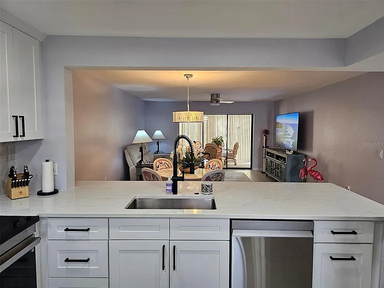 153 Wild Palm Dr #1610 — Photo 8