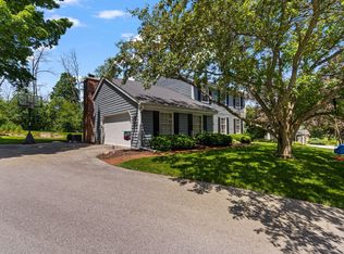 W160N8225 Old Orchard Ct, Menomonee Falls, WI 53051