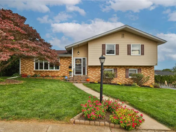 1043 N Poplar St, Whitehall, PA 18052