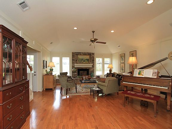 A really Nice Family Room