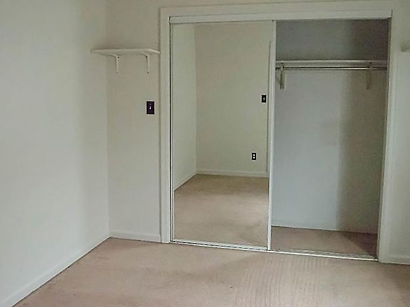 3rd image of 1124 W Wayne St APT 4