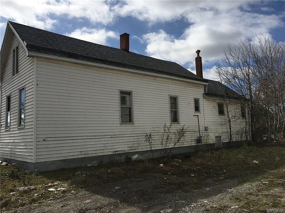 2nd image of 546 Grant St