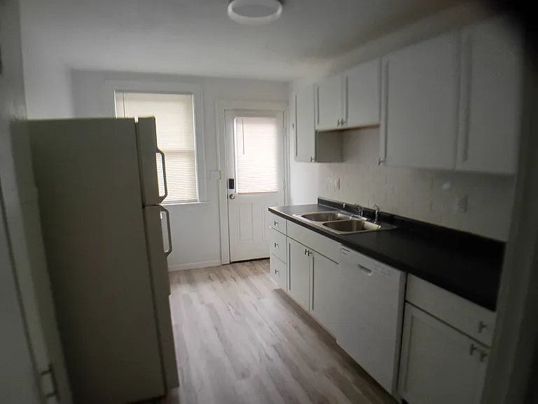 316 W Saginaw St — Photo 12