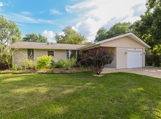 105 Oakton St, Elk Grove Village, IL 60007