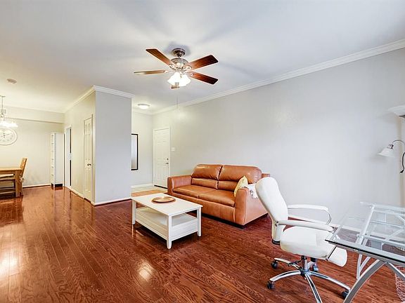 3rd image of 2255 Braeswood Park Dr APT 228