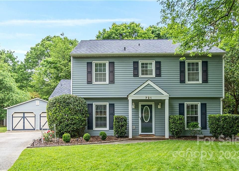 1st image of 721 Barksdale Cir