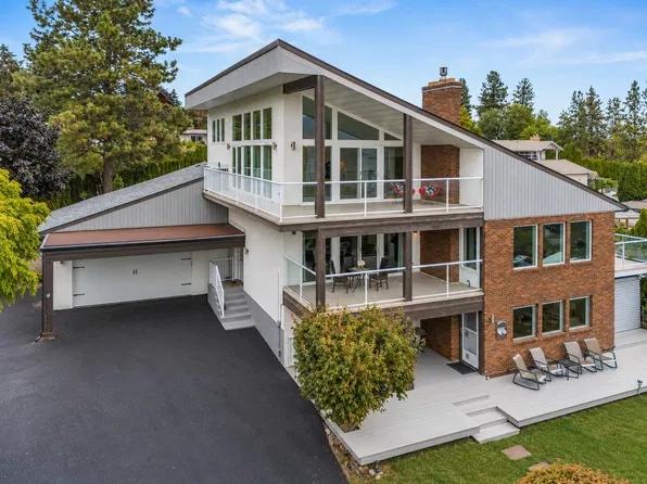 3137 Vector Dr, West Kelowna, BC V1Z 3B1