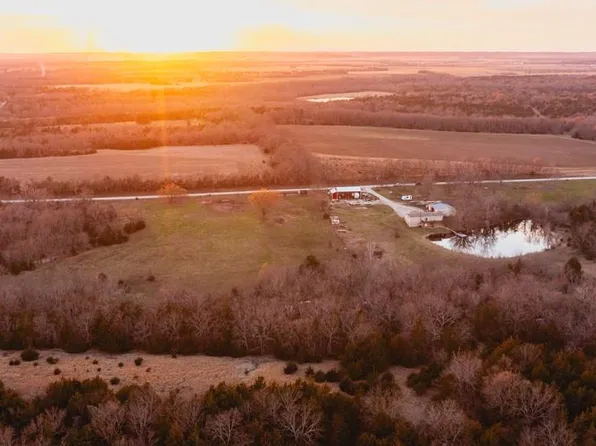 15017 Botkin Rd, Centerville, KS 66014