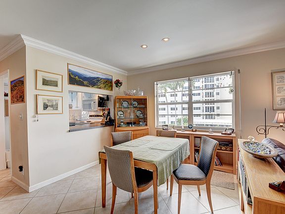 4th image of 80 Venetian Dr APT S308