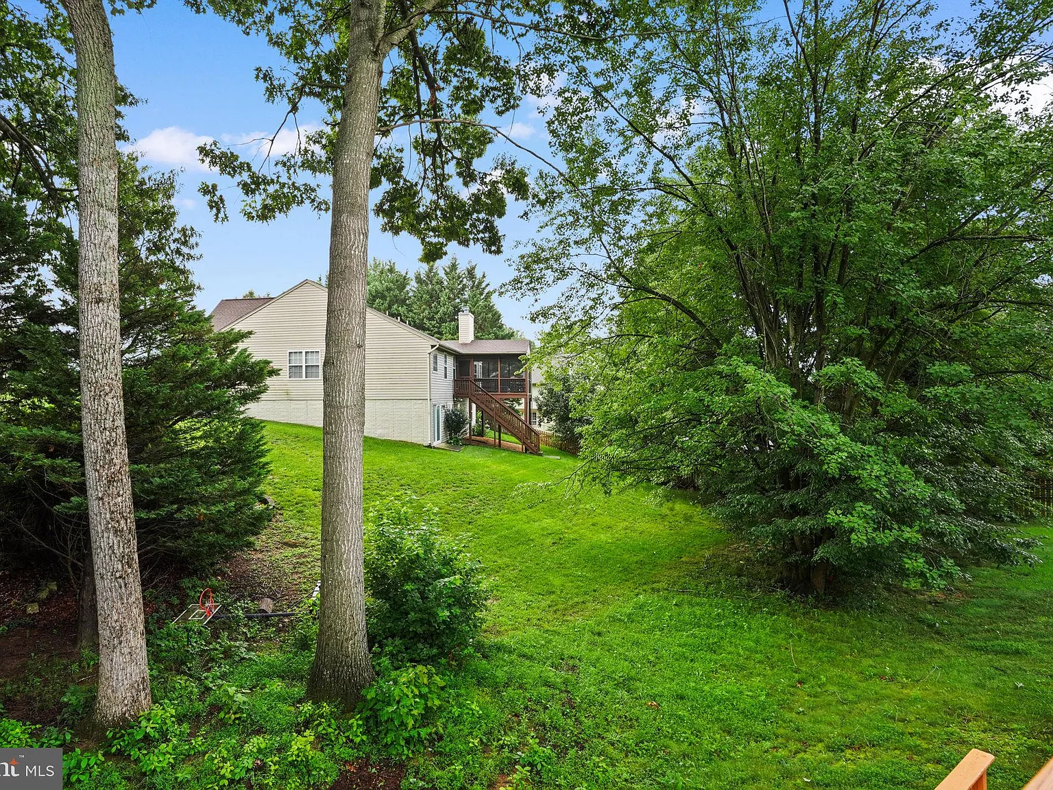 6 bed, 3.5 bath, 4516 sqft, $3,800 — Photo 3