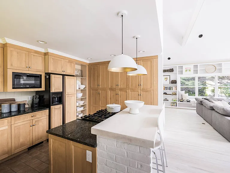 73 Accabonac Rd — Photo 4