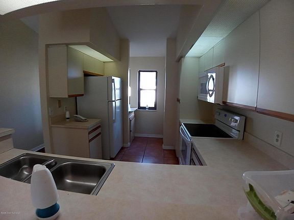 4th image of 1237 Country Club Dr #1422