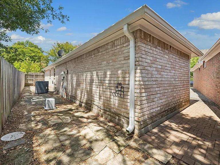6511 Pauma Dr — Photo 30