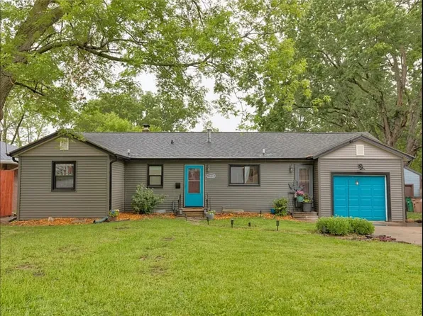 1414 68th St, Windsor Heights, IA 50324